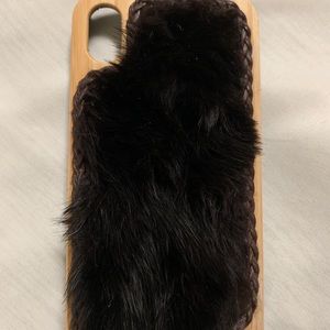 iPhone XR - Rabbit Fur on Maple Wood Case